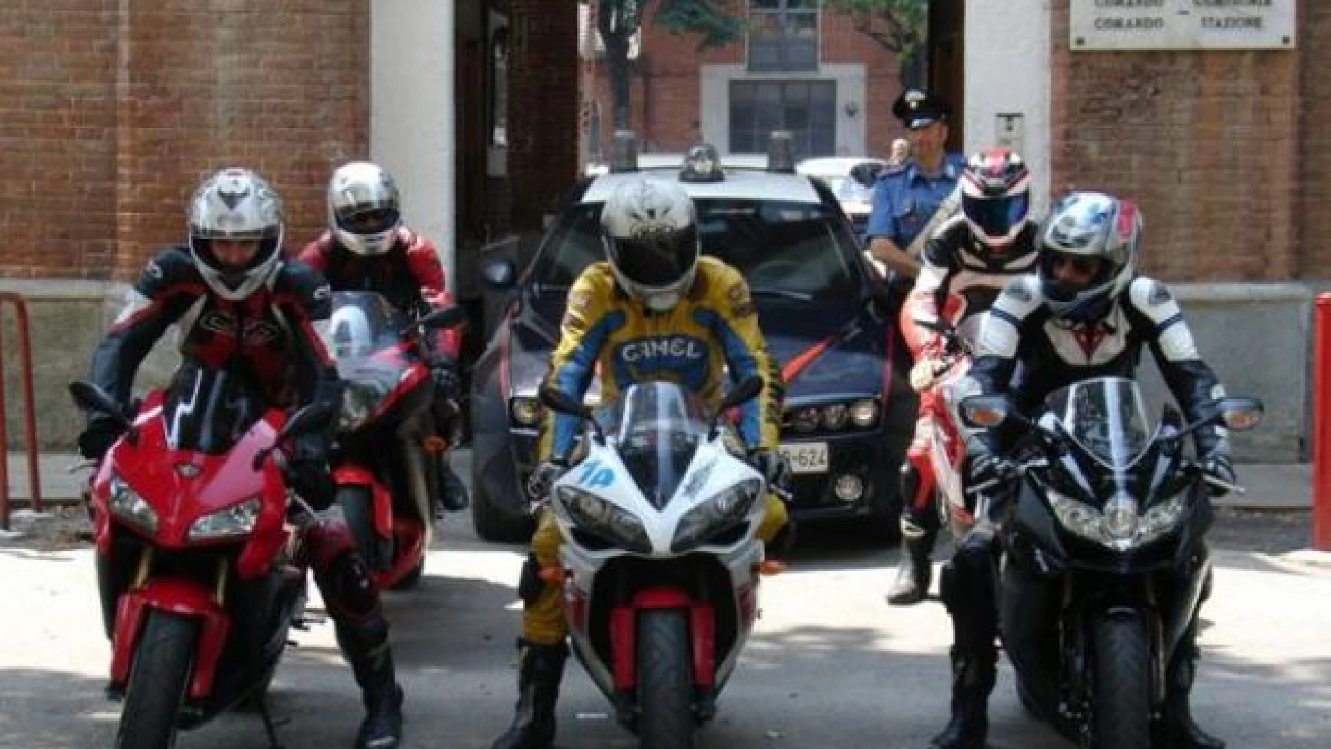 Pozzilli: gruppo di motociclisti sanzionato dai Carabinieri. Tentano di presenziare al funerale di un amico violando le disposizioni anticovid.