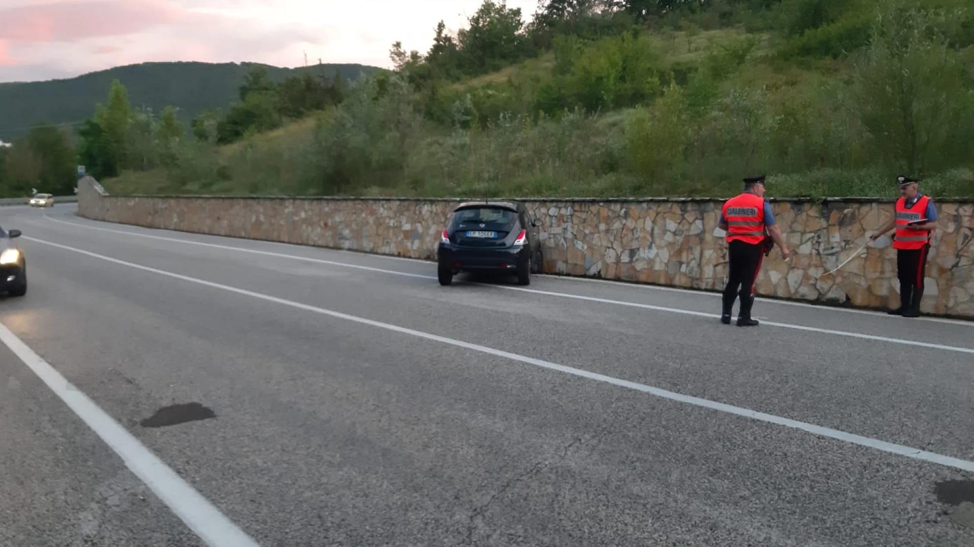Colli a Volturno: si schianta con l'auto contro muretto di protezione sulla S.s 652