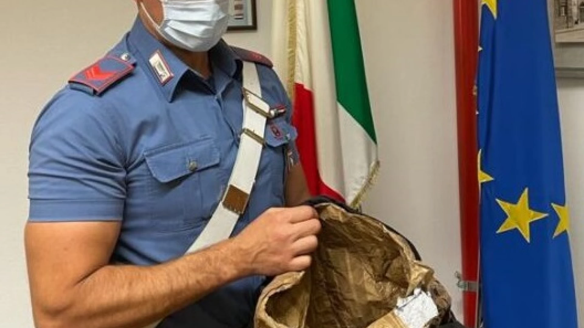 Isernia: i Carabinieri arrestano in flagranza ladro di profumi in una nota attività della citta’.