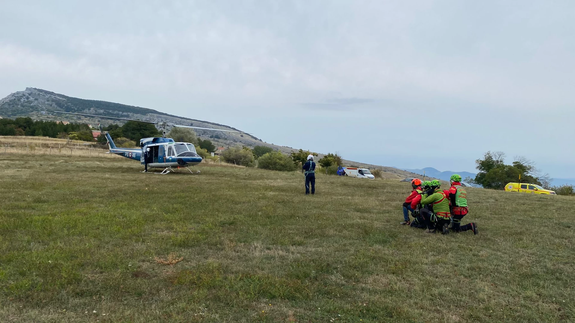 Capracotta: questa mattina l’esercitazione del Soccorso Alpino con gli elicotteri provenienti da Pescara.