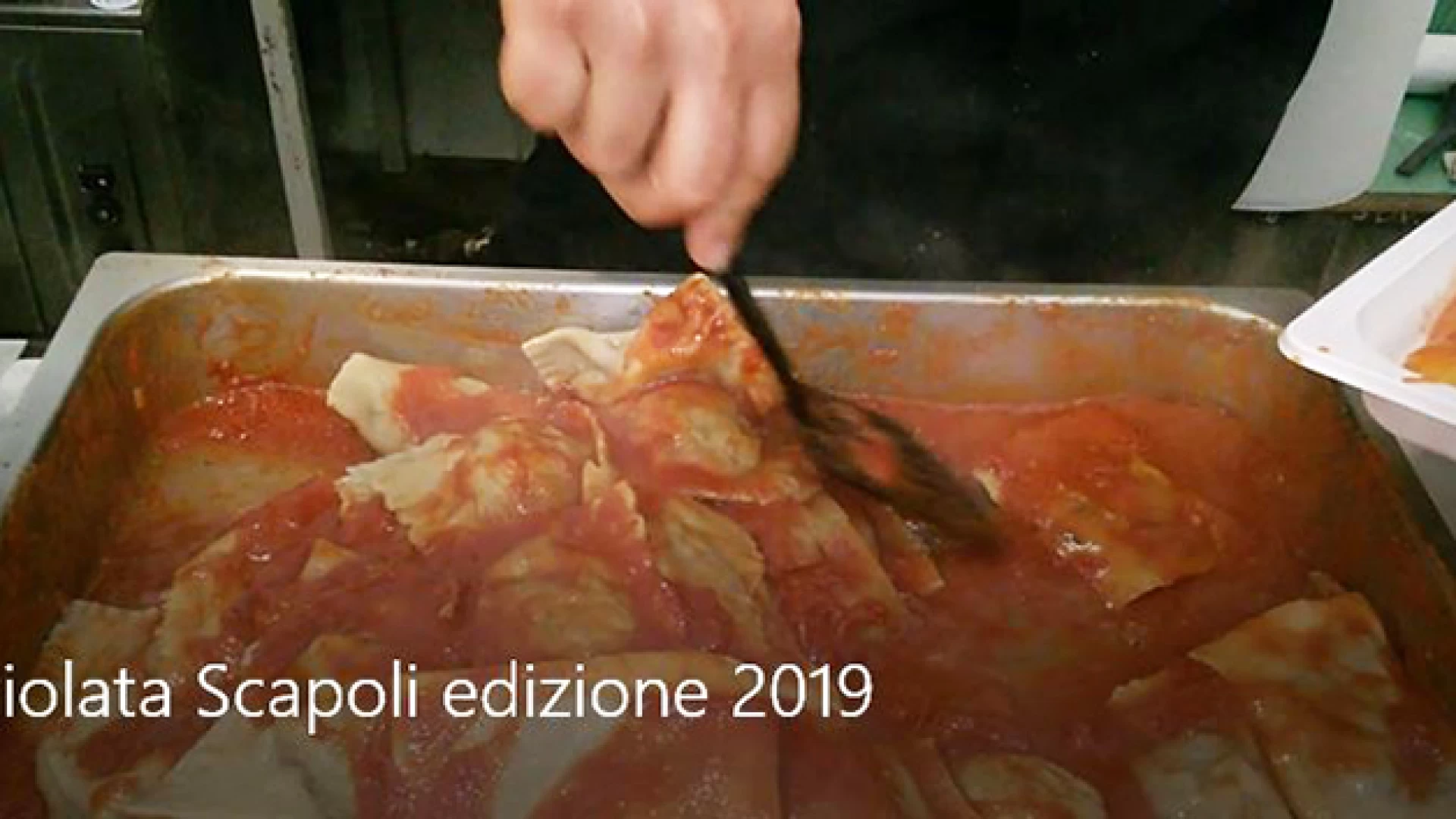 Scapoli, ravioli di gusto e tutto esaurito all’edizione 2019 della Raviolata. Il piatto tipico attira turisti e buongustai. Guarda il nostro servizio video.