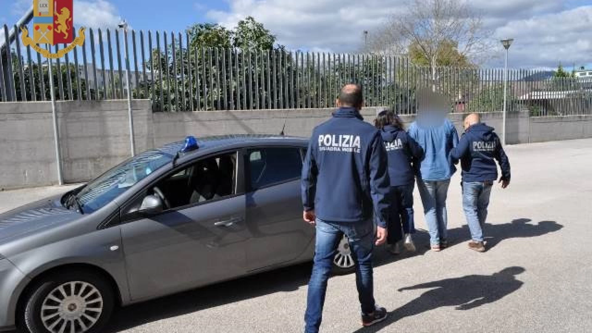 Isernia: la Polizia esegue mandato d’arresto europeo a carica di un condannato per violenza sessuale, lezioni e sequestro di persone.