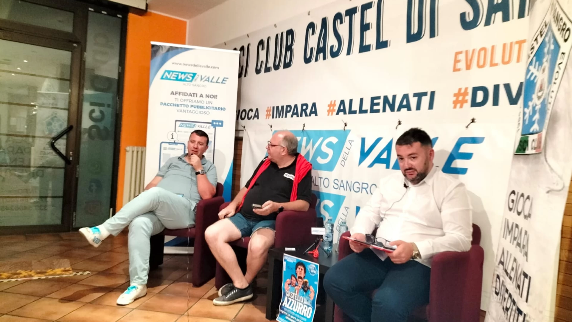 Castello Azzurro: rivedi la diretta della seconda puntata , ospite Francesco Molaro direttore di Teleclub Italia e Tutto Napoli.