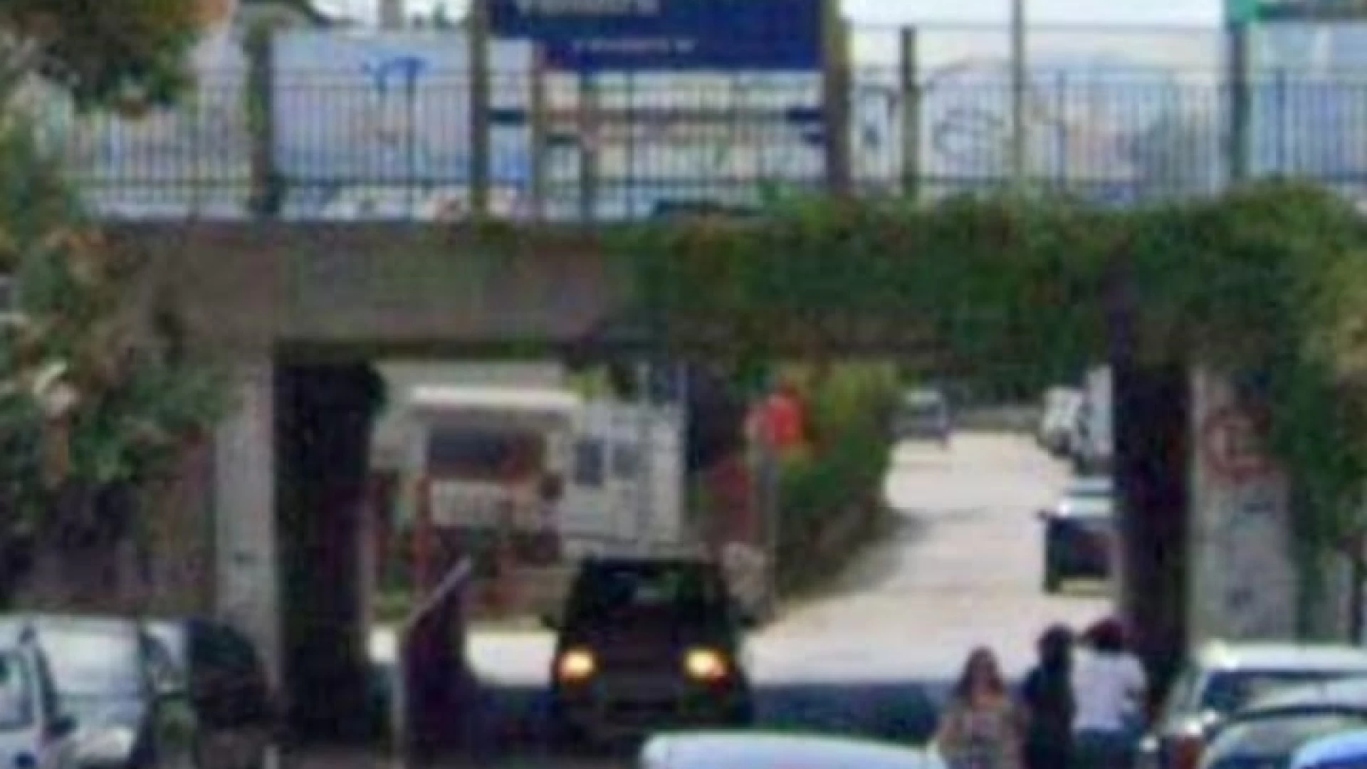 Venafro: lancia sassi dal ponte della ferrovia. I Carabinieri fermano un 45enne con problemi psichici.