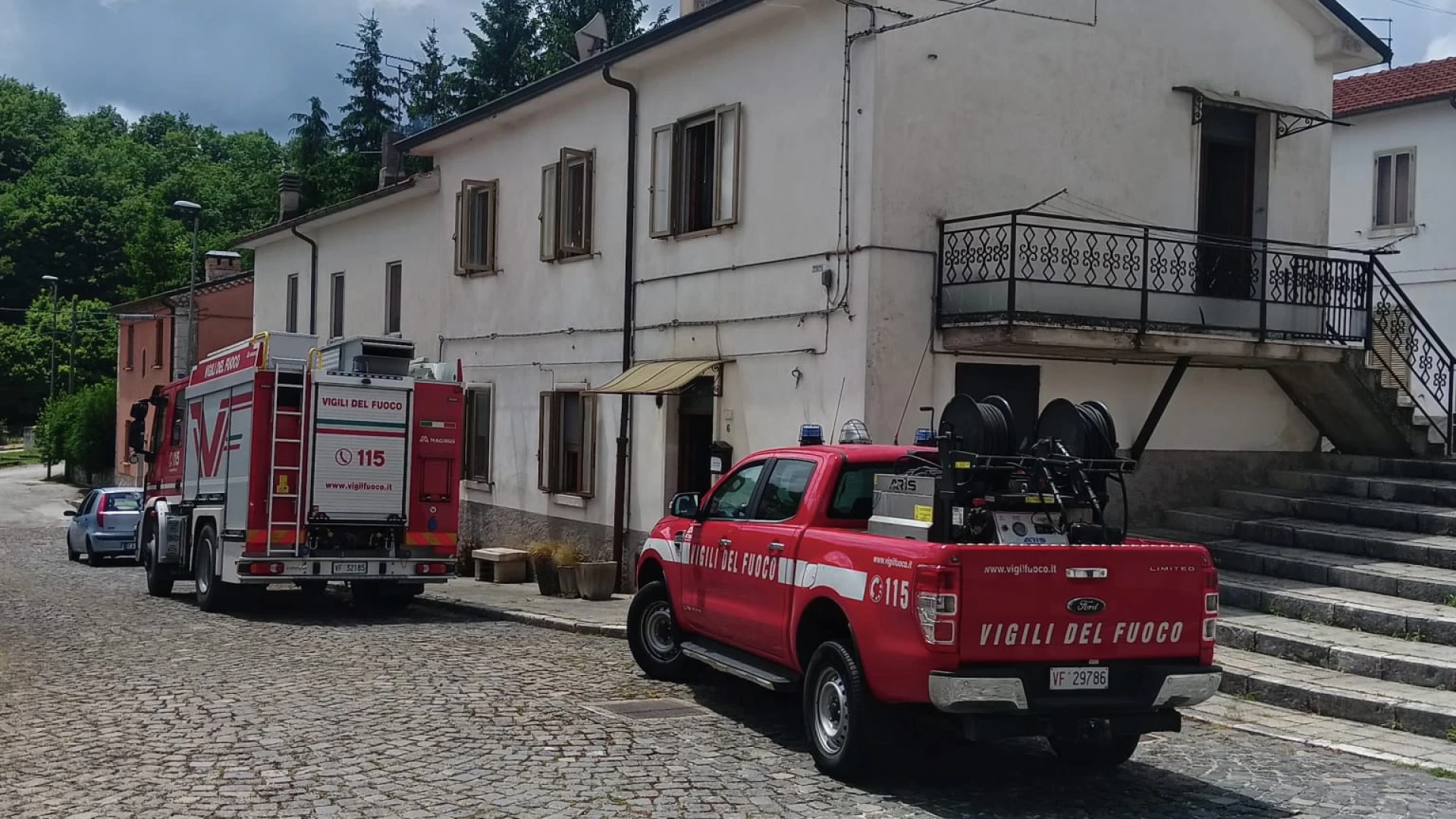 Vastogirardi: appartamento in fiamme nella frazione Villa San Michele. Intervengono i Vigili del Fuoco di Isernia.