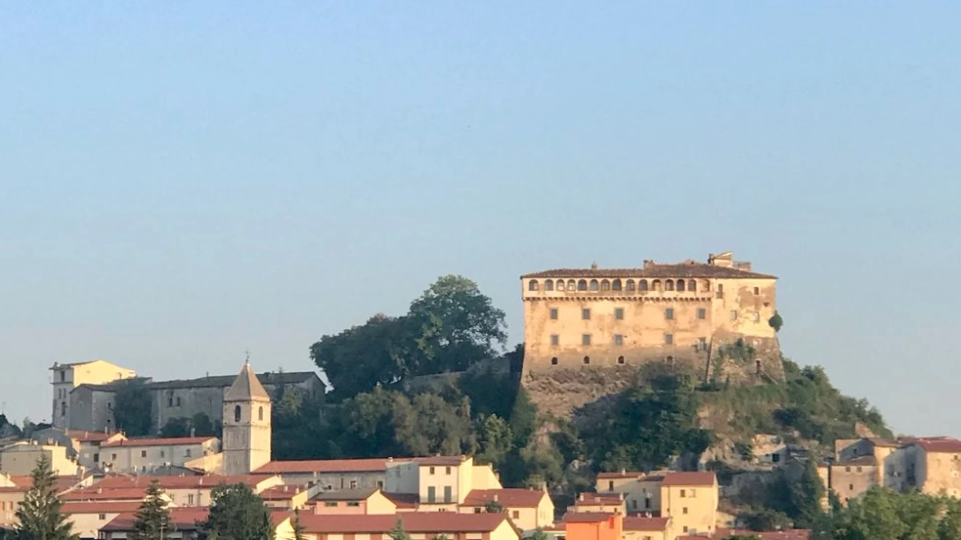 Letture tra le mura del Castello: un viaggio tra fiabe, storia, natura e avventura nella magica Neviera di Agapito