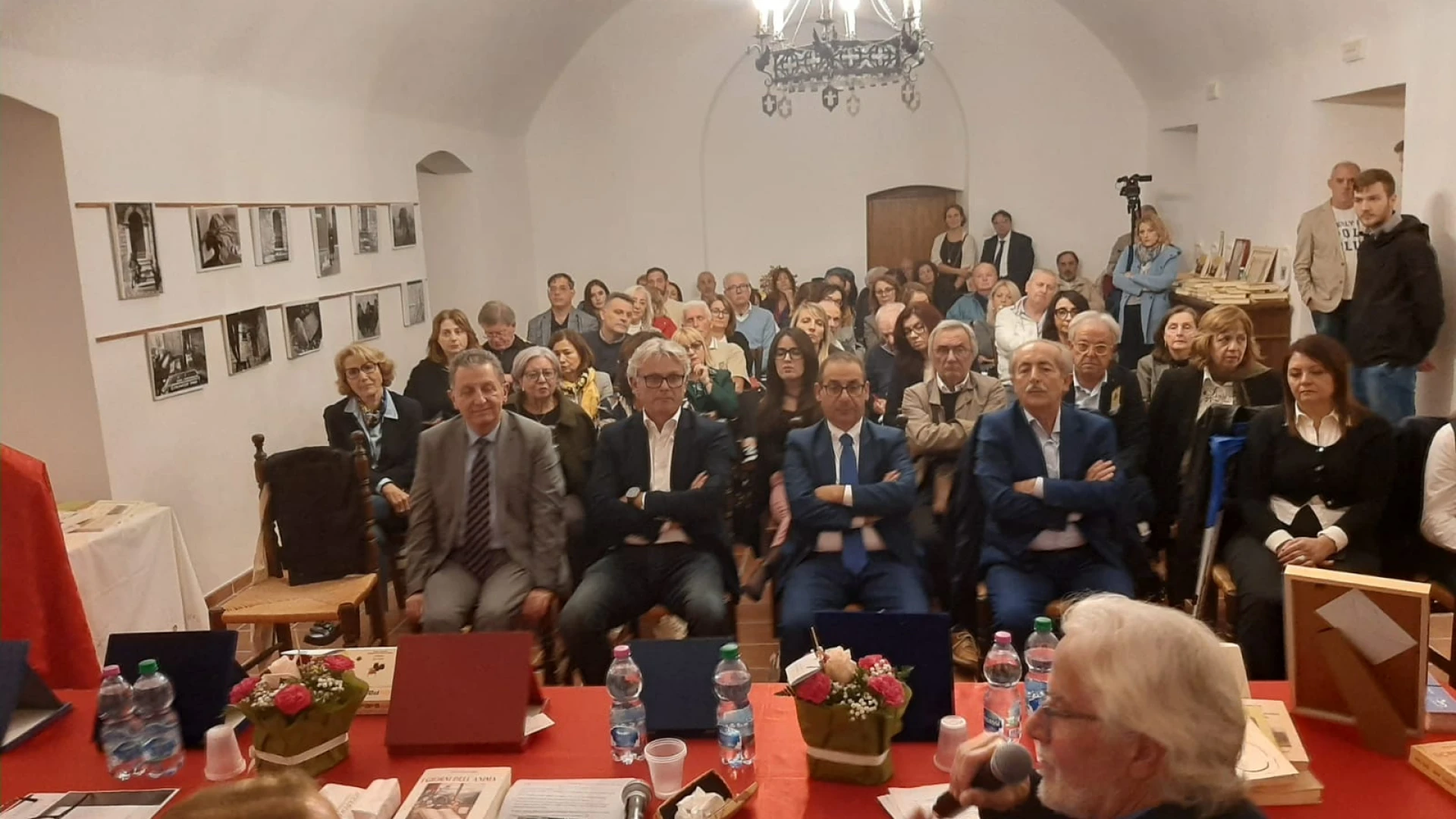 Macchiagodena: celebrato il centenario del poeta, scrittore e saggista Vincenzo Rossi. Manifestazione molto partecipata nel castello del paese.