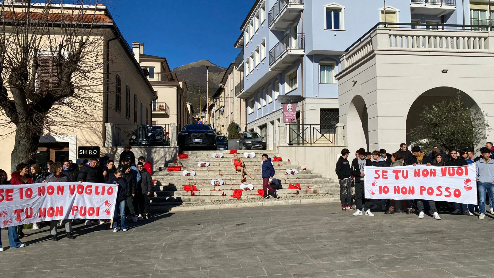 Giornata Internazionale contro la violenza sulle donne". A Castel Di Sangro l'impegno di ASD Natural..mente Trekking.