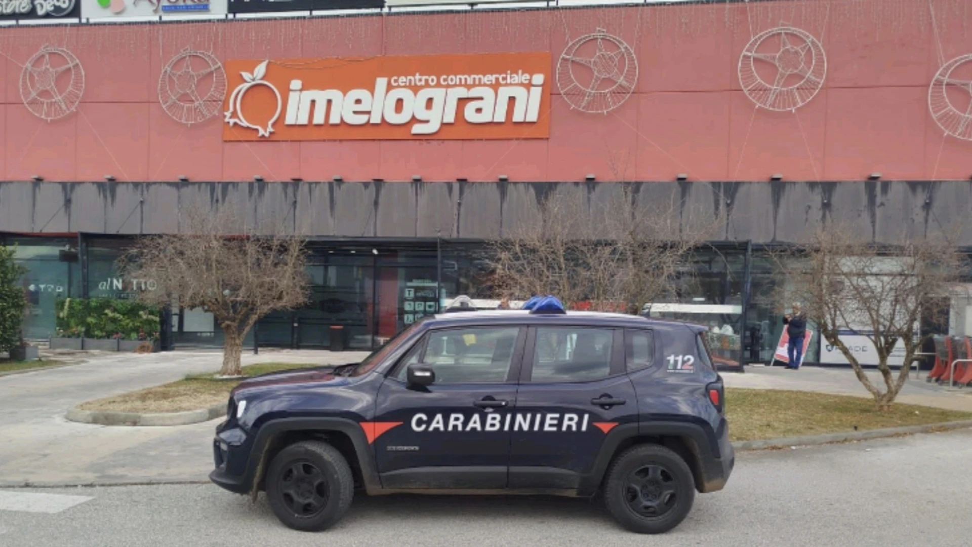 Ruba un furgone ad Isernia e si ferma a fare shopping al centro commerciale " I Melograni" di Montaquila. Uomo arrestato dai Carabinieri.