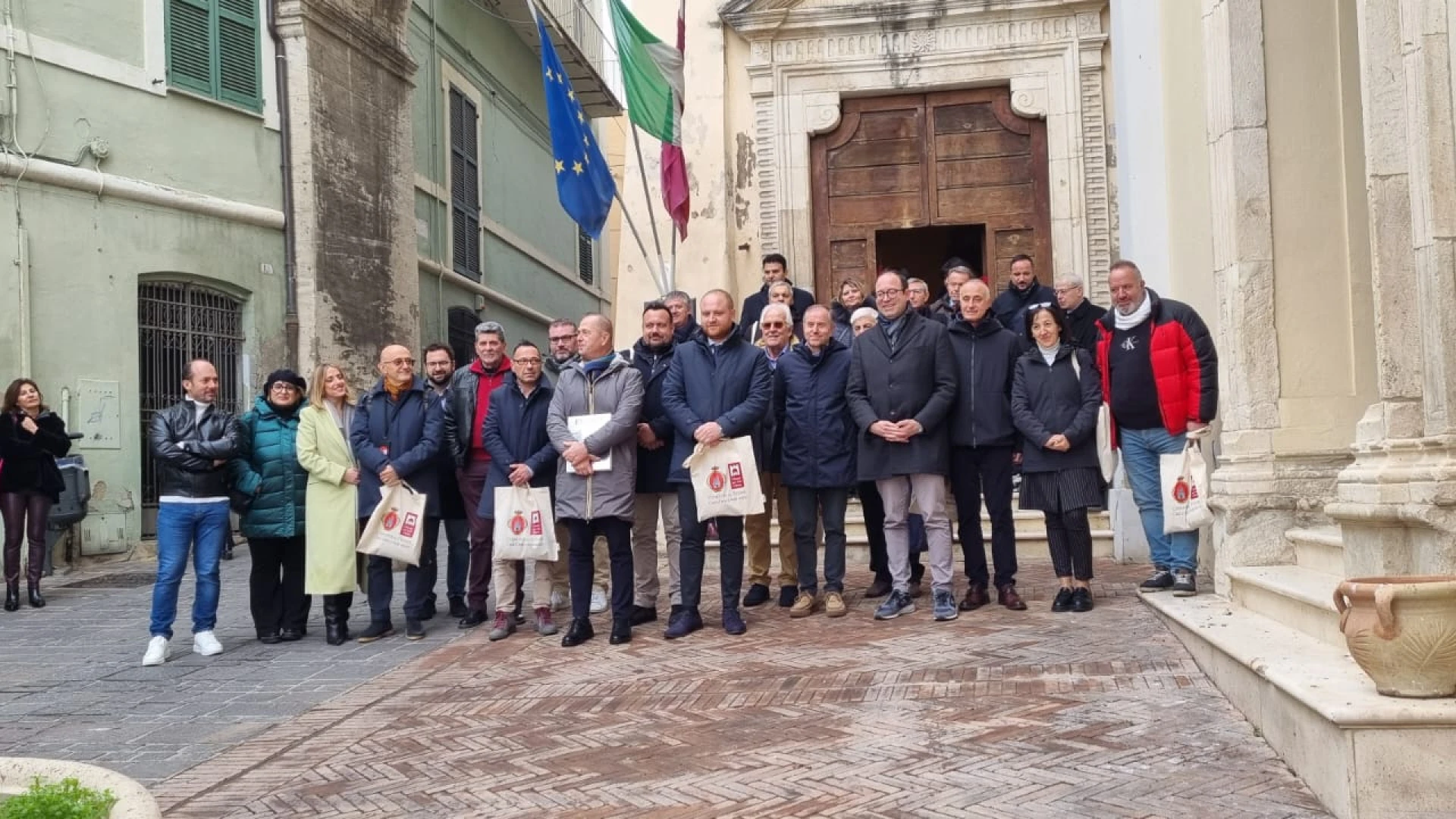 Assemblea dei Borghi piu’ belli d’Italia a Penne in Abruzzo. Per il Molise presente il sindaco di Frosolone Pasquale De Lisio.