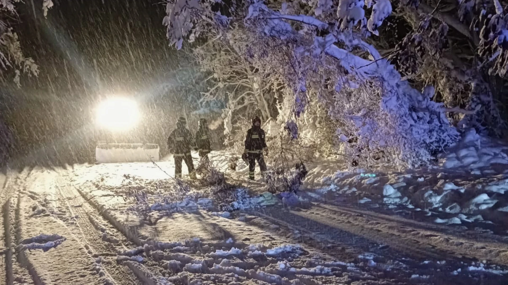 Natale di interventi e Soccorsi per i Vigili del Fuoco di Isernia causa neve.