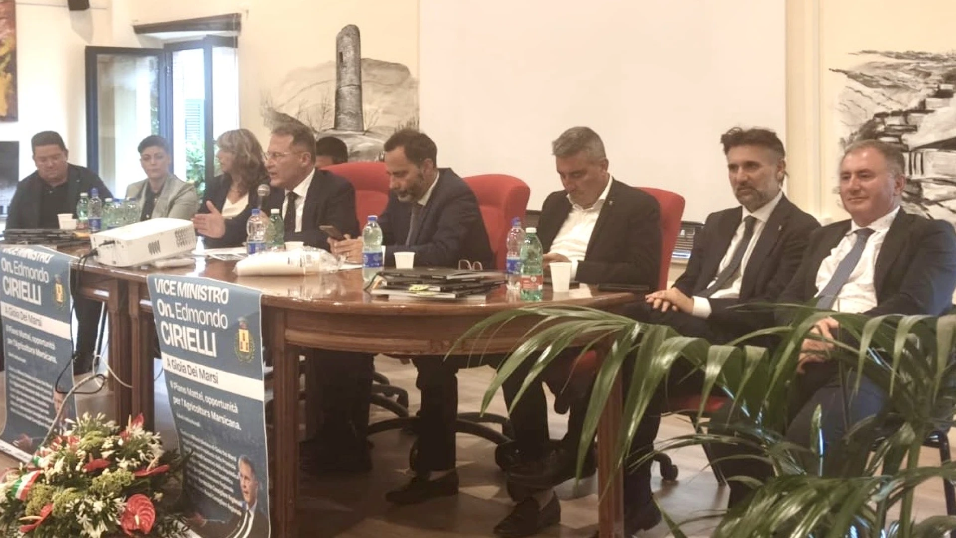Il Vice Ministro Cirielli a Gioia dei Marsi, Alfonsi:"Marsica punto nodale per rilancio del settore agricolo  nazionale e internazionale"