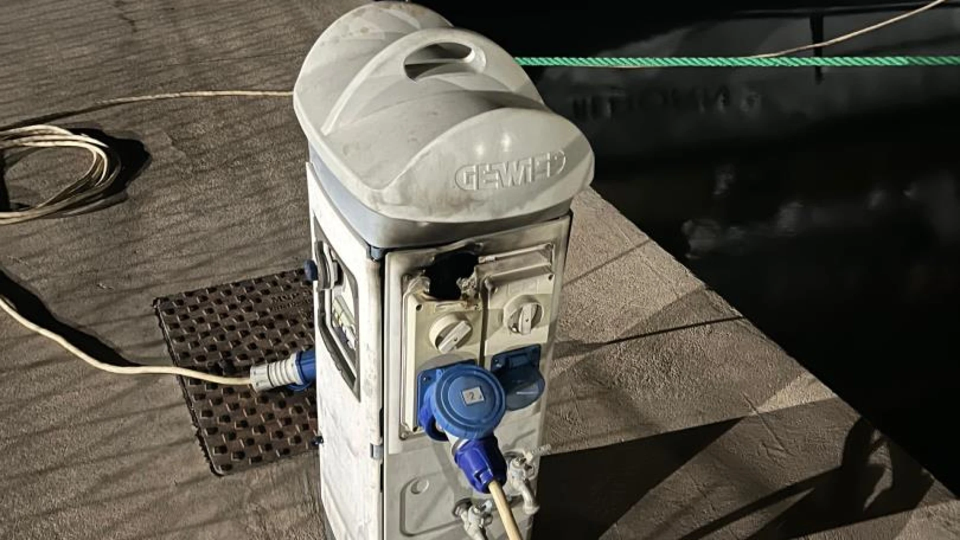 Termoli: i militari della Guardia di Finanza della stazione navale sventano princìpio d'incendio.