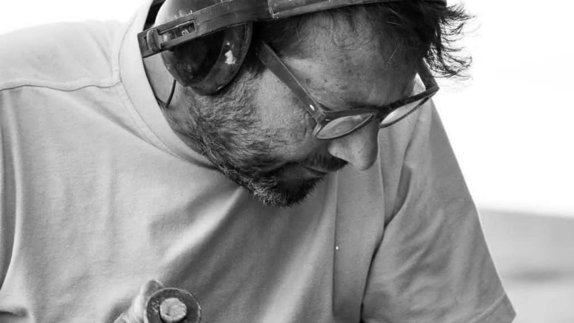 Addio allo scultore Edoardo Lalli, custode della pietra e artista dell’anima
