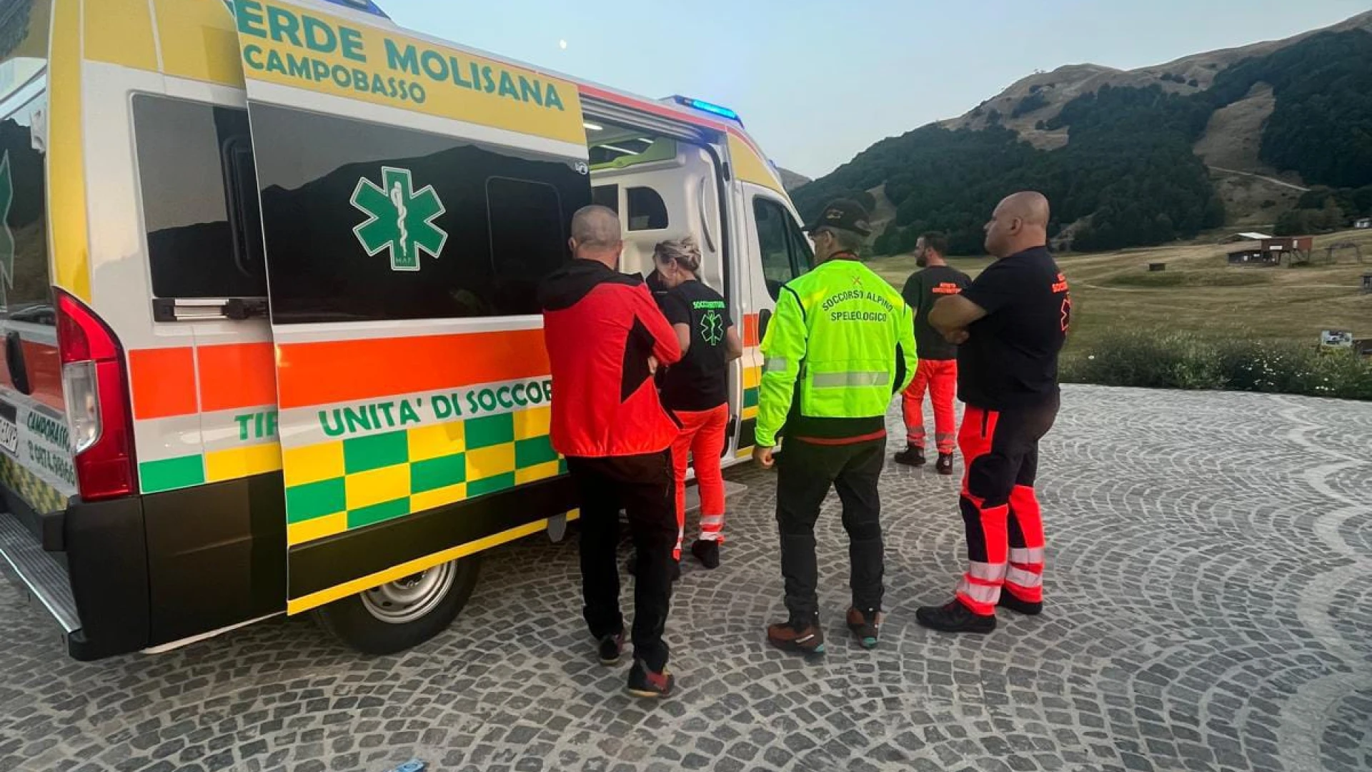 Capracotta: il Soccorso Alpino impegnato nel recupero di un gruppo di escursionisti e di una donna ferita.