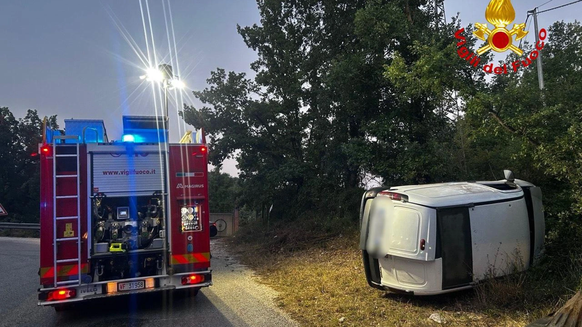 Isernia: vasto incendio interessa la frazione Colle Croce.