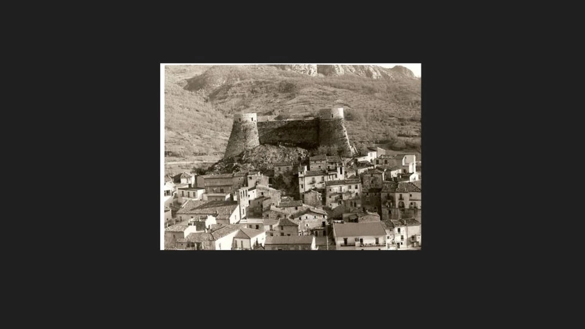 Un castello, secoli di storia e un territorio tutto da scoprire. Visite guidate alla scoperta del Castello Pandone di Cerro al Volturno.