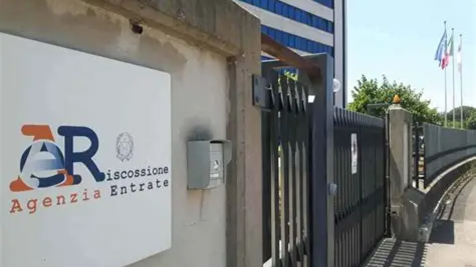 Consulenza e servizi in Agenzia, si allunga l’orario di apertura al pubblico Il calendario aggiornato per gli uffici del Molise Uffici dell’Agenzia aperti più a lungo per rafforzare l’assistenza ai cittadini e ai professionisti.