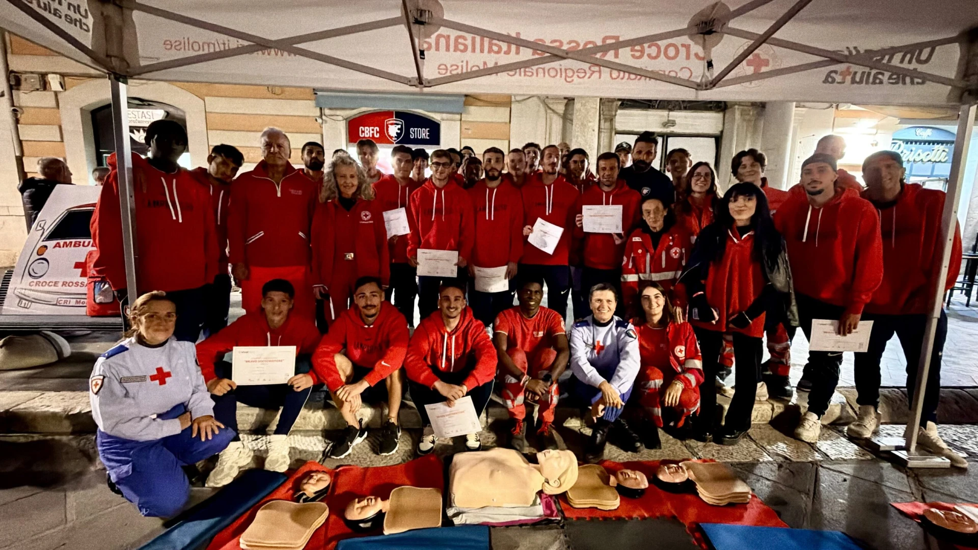 Le mani che possono salvare una vita:  il Campobasso FC a lezione con la Croce Rossa Italiana